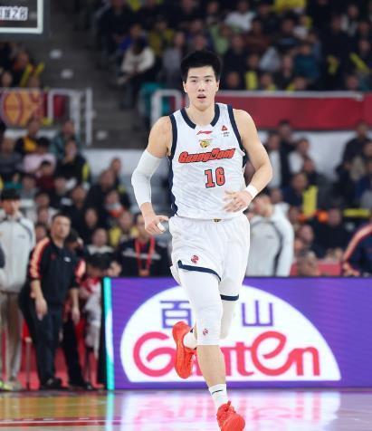 世界杯高清直播平台-排队道歉！广东新援用表现回应质疑 5分钟砍10+8太强悍