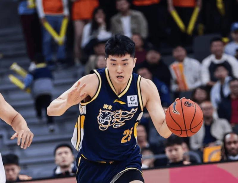 世界杯在线观看地址-杜锋重新把张皓嘉激活了！防守顶威尔逊效果拉满，有点用了！